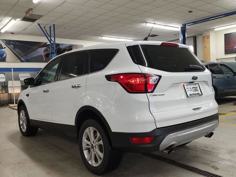 Used 2019 Ford Escape SE image 24