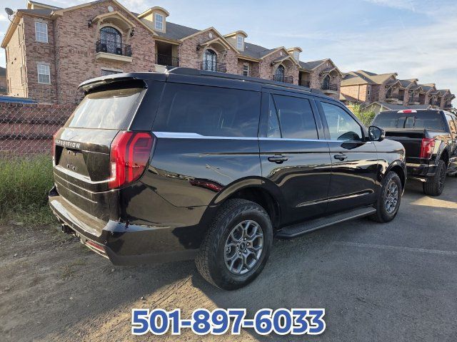 Used 2026 Ford Expedition Active RWD image 4
