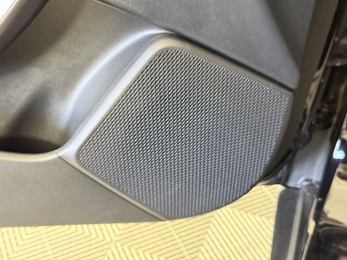 Used 2022 Kia Soul LX image 16