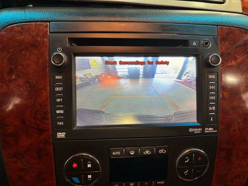 Used 2013 Chevrolet Avalanche LTZ image 14