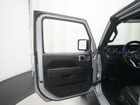 Used 2022 Jeep Wrangler Unlimited Sahara image 27
