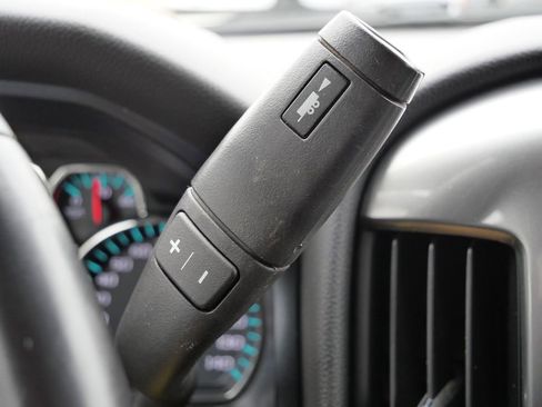 Used 2018 Chevrolet Silverado 1500 LT w/ All Star Edition image 39