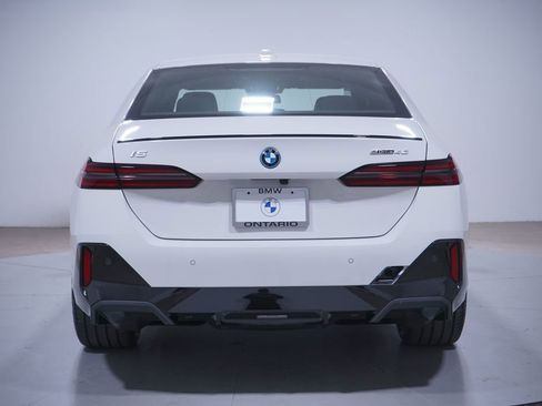 New 2026 BMW i5 eDrive40 w/ M Sport Package RWD image 5