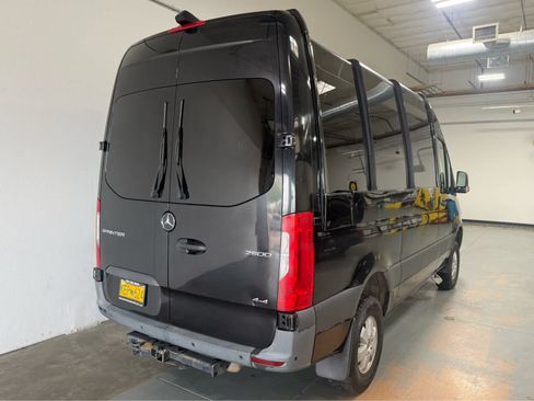 Used 2019 Freightliner Sprinter 2500 AWD/4WD image 8