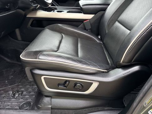 Used 2021 RAM 1500 Laramie AWD/4WD image 16