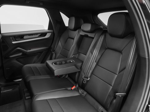 Certified 2025 Porsche Cayenne image 33