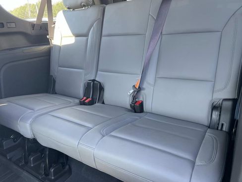 Used 2021 Chevrolet Suburban LT image 13