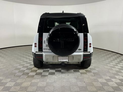 Certified 2023 Land Rover Defender 90 SE image 8