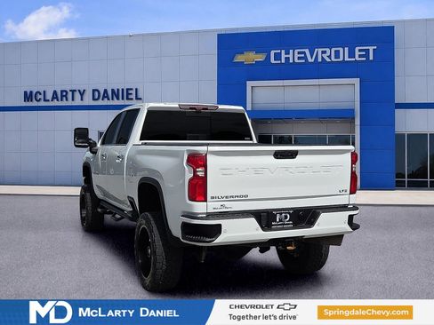 Used 2021 Chevrolet Silverado 2500 LTZ w/ LTZ Premium Package AWD/4WD image 4