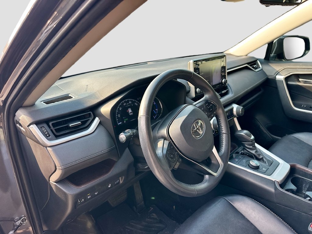 Used 2019 Toyota RAV4 Limited w/ Limited Grade Weather Package AWD/4WD image 9