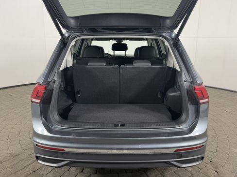 Used 2024 Volkswagen Tiguan SE image 7