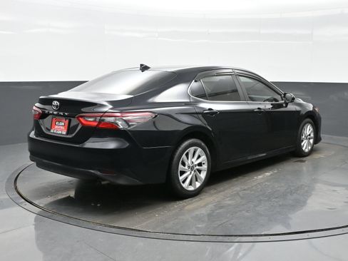 Used 2021 Toyota Camry LE FWD image 6