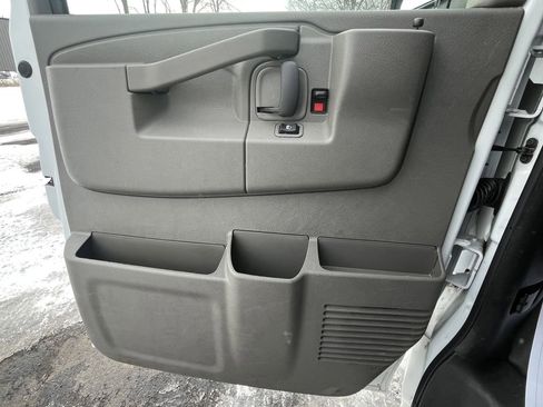 Used 2024 Chevrolet Express 2500 w/ Driver Convenience Package image 9