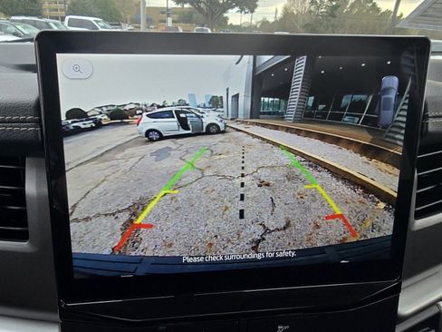 Used 2022 Ford Expedition XLT image 31