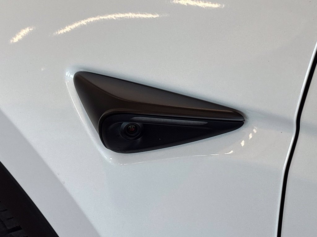 Used 2025 Tesla Model Y Long Range AWD/4WD image 11