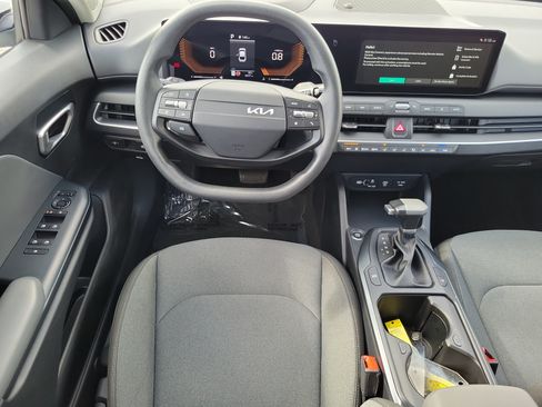 Used 2025 Kia K4 FWD image 18