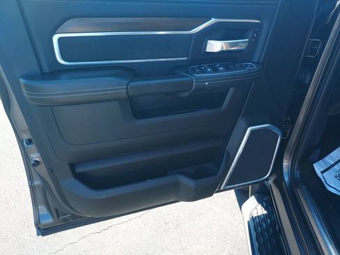 Used 2022 RAM 3500 Laramie AWD/4WD image 12