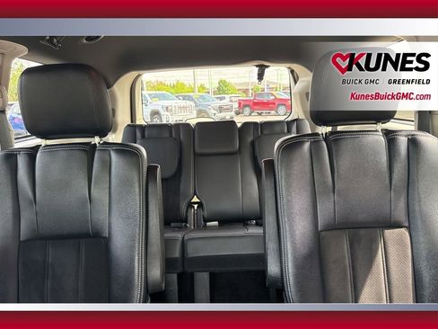 Used 2017 Dodge Grand Caravan SXT FWD image 31