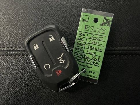 Used 2023 GMC Terrain SLT w/ Tech Package image 12
