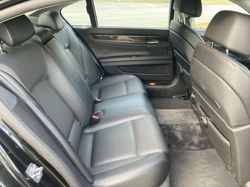 Used 2011 BMW 750Li xDrive image 18