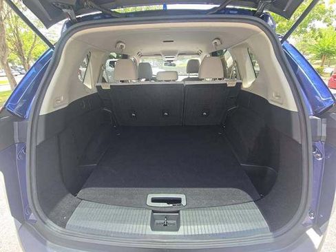Used 2022 Nissan Rogue SV FWD image 16
