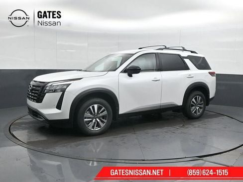 New 2026 Nissan Pathfinder SL image 7