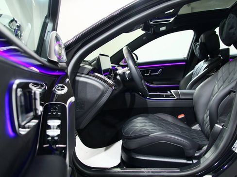 Used 2025 Mercedes-Benz S 580 4MATIC Sedan image 4