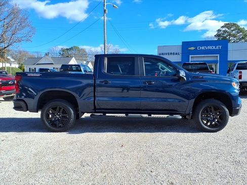 Used 2023 Chevrolet Silverado 1500 LT Trail Boss w/ Convenience Package II image 10