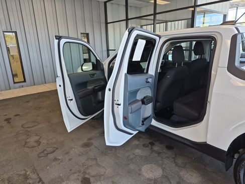New 2025 Ford Maverick XL image 14