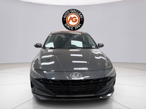 Used 2021 Hyundai Elantra SEL FWD image 9