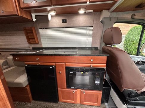 Used 2016 Mercedes-Benz Sprinter 2500 image 59