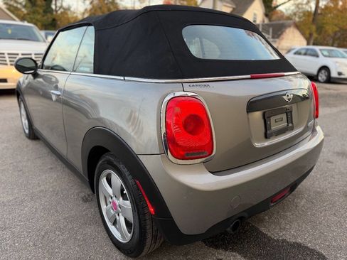 Used 2017 MINI Cooper Convertible image 18