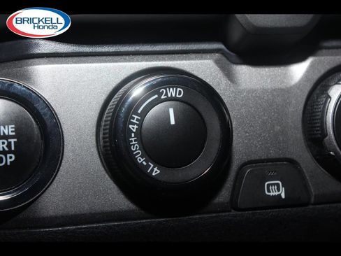 Used 2022 Toyota Tacoma TRD Off-Road AWD/4WD image 33