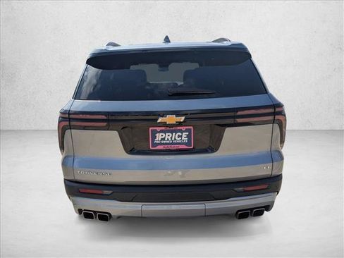 Used 2024 Chevrolet Traverse LT FWD image 6