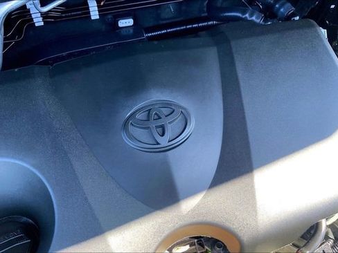 Used 2024 Toyota RAV4 LE AWD/4WD image 28