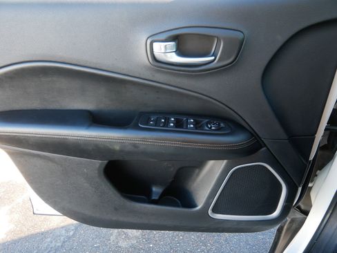 Certified 2021 Jeep Compass Limited image 19