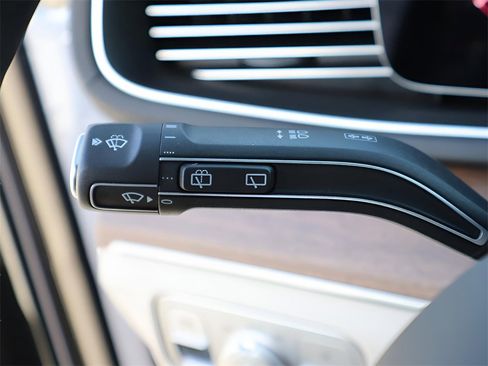 New 2026 Mercedes-Benz GLE 63 AMG S image 39