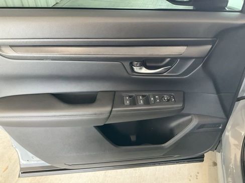 Certified 2025 Honda CR-V EX image 5