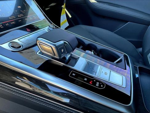 New 2026 Audi Q8 Premium Plus image 7