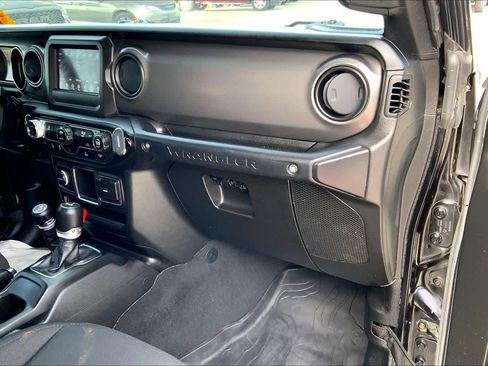 Used 2023 Jeep Wrangler Sport image 32