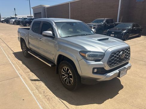 Used 2023 Toyota Tacoma TRD Sport w/ Technology Package AWD/4WD image 12