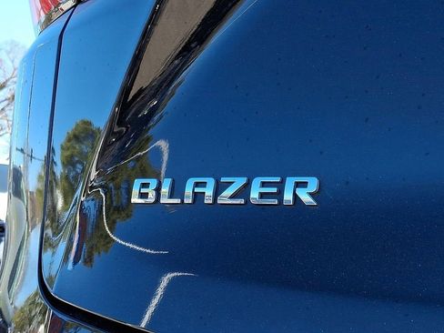 Certified 2025 Chevrolet Blazer LT FWD image 29