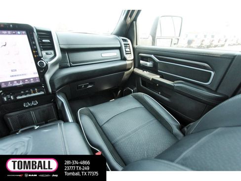 Used 2025 RAM 3500 Laramie w/ Sport Appearance Package AWD/4WD image 11