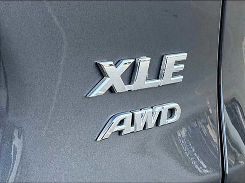 Used 2025 Toyota RAV4 XLE image 29