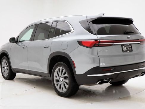 Used 2025 Buick Enclave Preferred image 6