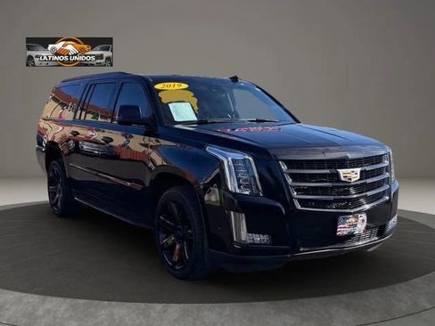 Used 2019 Cadillac Escalade ESV Luxury RWD image 1