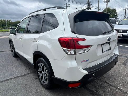 Used 2019 Subaru Forester Premium AWD/4WD image 7