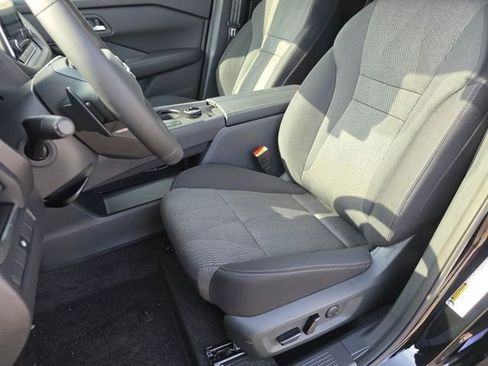 New 2026 Nissan Rogue SV w/ Cold Weather Package AWD/4WD image 27