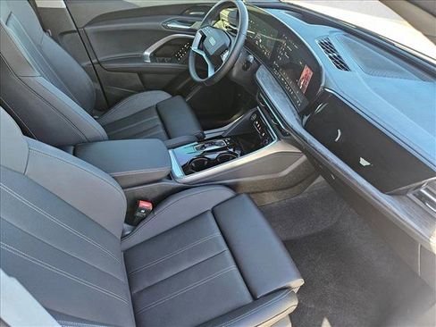 Used 2025 Audi Q5 Premium Plus image 18