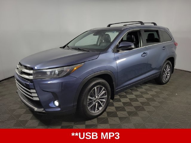 Used 2017 Toyota Highlander XLE AWD/4WD image 6